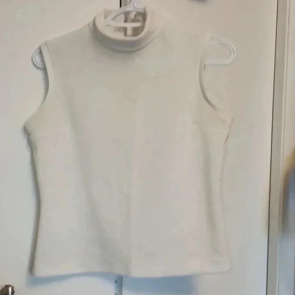 Off  White sleeveless turtleneck